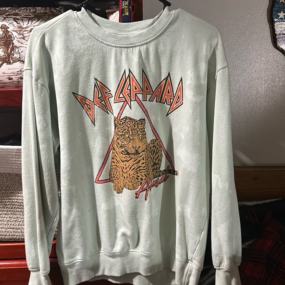 Def leopard cute trendy crewneck